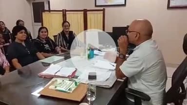 लोहारू: लोहारू में कर्मचारियों ने OPS बहाली की मांग के साथ एसडीएम के माध्यम से मुख्यमंत्री को ज्ञापन सौंपा