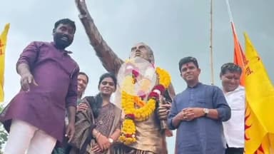 भोकरदन: गोद्री येथे साहित्यरत्न लोकशाहीर अण्णा भाऊ साठे यांच्या पूर्णाकृती पुतळ्याचे आमदार संतोष दानवे यांच्या हस्ते अनावरण