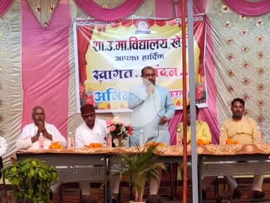 इछावर: ग्राम खेरी के शासकीय स्कूल में साइकिल वितरण कार्यक्रम का हुआ आयोजन, विधायक प्रतिनिधि विष्णु वर्मा हुए शामिल