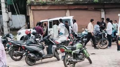 लोहरदगा: करचा टोली का युवक बीएस कॉलेज स्टेडियम में गिरने से घायल, सदर अस्पताल में निजी एजेंट हावी