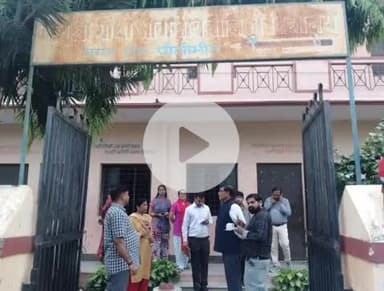 बीसलपुर: कस्तूरबा गांधी आवासीय बालिका विद्यालय का डीएम ने किया निरीक्षण