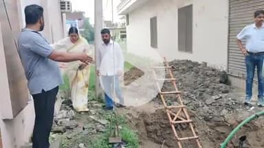 जगाधरी: राजा गार्डन में पानी निकासी कराने पहुंची मेयर, अंबाला से सुपर सकर मशीन मंगाई गई