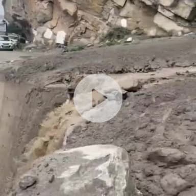 टापरी: किन्नौर के रुंनंग नाले में आई बाढ़, NH-5 हुआ अवरुद्ध, वाहनों के पहिये थम गए