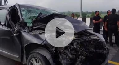 बल्दीराय: पूर्वांचल एक्सप्रेस-वे के किलोमीटर 82 पर इनोवा कार हुई दुर्घटनाग्रस्त, गाड़ी में मिला पोस्ता का छिलका