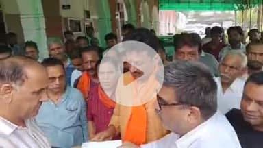 अम्बाला: उपायुक्त कार्यालय में विश्व हिंदू परिषद के सदस्यों ने एसडीएम दर्शन सिंह को जुलूस रुकवाने के लिए ज्ञापन दिया