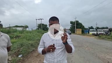 कन्नौज: महादेवी घाट से बाबा गौरी शंकर मंदिर की ओर हज़ारों कांवड़ियों का जत्था, सड़कों पर गड्ढों से प्रशासन अनजान