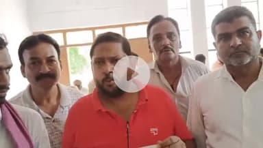 उतरौला: सपा के उतरौला विधानसभा अध्यक्ष की अगुवाई में सपा कार्यकर्ताओं ने समाधान दिवस में दिया ज्ञापन