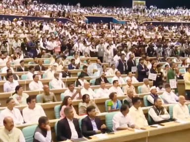 मैं राजा नहीं हूं और मैं राजा बनना भी नहीं चाहता।मैं राजा के Concept के खिलाफ हूं। :~ नेता विपक्ष जननायक राहुल गांधी जी