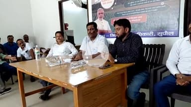 प्रतापगंज: प्रतापगंज ई किसान भवन में उर्वरक निगरानी समिति की बैठक आयोजित की गई