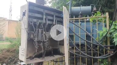 रामपुर: नवाब गेट के पास विद्युत बॉक्स खुला होने की वजह से यहां से गुजरने वाले लोग समेत इस्थनीय लोगों को लगता  है डर #jansamasya