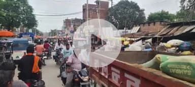 लंभुआ: लंभुआ में जाम की समस्या से निजात नहीं मिल रही, पटरी पर अवैध कब्जा है जाम की समस्या का जिम्मेदार