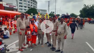 अमरोहा: रजबपुर में वेंकटेश्वरा यूनिवर्सिटी के पास बृजघाट से गंगाजल लेकर लौट रहे 6 वर्षीय शिव भक्त को मां से मिलाया पुलिस ने