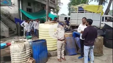 धरमपुरी: धामनोद में कच्ची शराब के विरुद्ध पुलिस ने की कार्रवाई, भट्टी छोड़कर भागे शराब माफिया