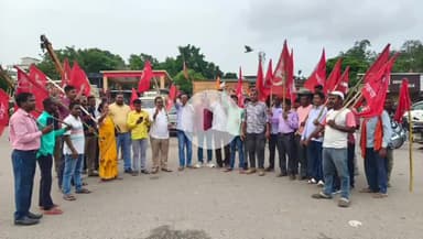 बगोदर: बगोदर में भाकपा माले ने 25% अमेरिकी टैरिफ के खिलाफ निकाला विरोध मार्च