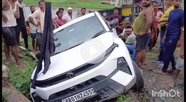 संपतचक: मद्द निषेध विभाग की बड़ी कार्रवाई: फतेहपुर रविदास टोला से अंग्रेजी शराब, ऑटो, कार सहित चार धंधेबाज गिरफ्तार