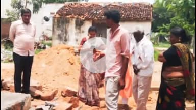 ఎం తుర్కపల్లి: మండలంలోని పలు గ్రామాల్లో ఇందిరమ్మ ఇండ్లను ఆకస్మికంగా తనిఖీ చేసి పరిశీలించిన జిల్లా పంచాయతీ అధికారి సునంద