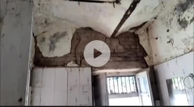 हनुमानगढ़: जंक्शन की सिंचाई कॉलोनी में जर्जर भवन में चल रहा जिला आयुर्वेदिक चिकित्सालय, बारिश में हादसे को लेकर शिफ्ट करने की मांग