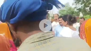 बाढ़ग्राश लोगों से मिलकर उनकी समस्याओं को देखा और तहसीलदारमहोदया से बात करी आजादसमाजपार्टी के जिलाअध्यक्ष फौजी भारत भूषण