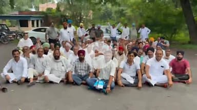 जगाधरी: फसल बीमा योजना की नई पॉलिसी का विरोध, भारतीय किसान यूनियन ने उपायुक्त को सौंपा ज्ञापन