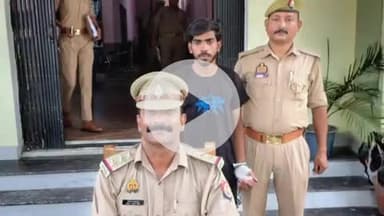 पडरौना: पड़रौना नगर में नागपंचमी की रात चाकूबाजी के वांछित आरोपी अंकित सिंह को गिरफ्तार किया गया, आलाकत्ल बरामद