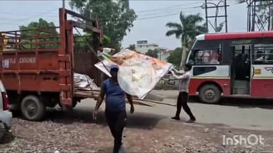 कोल: नुमाइश ग्राउंड में नगर आयुक्त के आदेश पर प्रवर्तन टीम ने चलाया अवैध अतिक्रमण हटाओ अभियान, किया जुर्माना