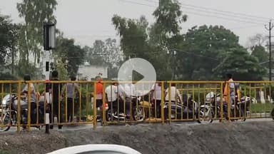 धनौरा: गजरौला हाईवे पर शिव भक्त की स्कूटी अनियंत्रित होकर फिसली, दंपति हुए घायल