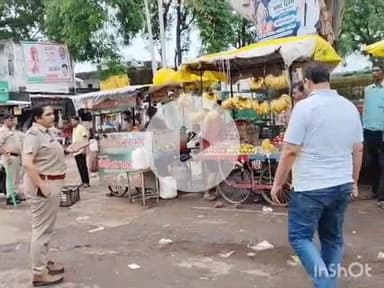 बल्देवगढ़: नगर के बस स्टैंड पर यातायात व्यवस्था सुधारने के लिए पुलिस ने दिखाई सख्ती, हाथ ठेला चालकों को दी सख़्त हिदायत