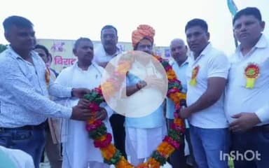 एत्मादपुर: गांव खेड़ा हाजीपुर में शहीदों की स्मृति में कुश्ती दंगल का आयोजन, केंद्रीय राज्य मंत्री ने किया शुभारंभ