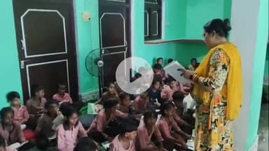 धनौरा: गजरौला में स्कूल की जर्जर हालत, बच्चे केवल प्रार्थना और मिड डे मील के लिए पहुंचते हैं