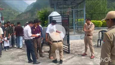 जोशियाड़ा: उत्तरकाशी जनपद के 8 परीक्षा केंद्रों पर उत्तराखंड पुलिस आरक्षी भर्ती की लिखित परीक्षा पारदर्शी तरीके से संपन्न हुई