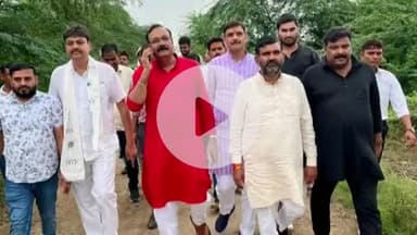 बाह: बाह में चम्बल बाढ़ प्रभावित क्षेत्रों में पहुंचे सांसद राजकुमार चाहर, राहत सामग्री बांटी