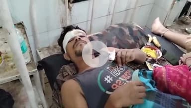 टीकमगढ़: मवई गांव के पास अज्ञात वाहन की टक्कर से एक व्यक्ति गंभीर रूप से घायल, एंबुलेंस से अस्पताल पहुंचाया गया