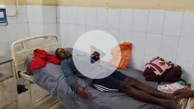 पडरौना: सुकसेनवा में ईंट उठाते समय सांप ने शख्स को डसा, कुशीनगर जिला अस्पताल में भर्ती, इलाज के बाद हालत में सुधार