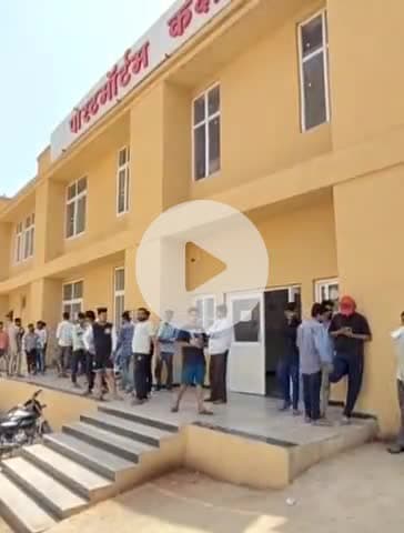 तानसेन: ग्वालियर: सड़क किनारे खड़े युवकों को बसा ने मारी टक्कर, एक की मौत, झांसी रोड क्षेत्र में हादसा