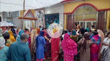 बरेली: सुभाष नगर थाना क्षेत्र के मणिनाथ स्थित शिव मंदिर पर राष्ट्रीय जागरण युवा संगठन ने महा आरती की और परिक्रमा की