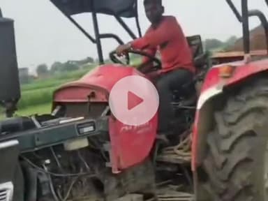 धनौरा: गजरौला के गांव छोया में पूर्व प्रधान के खेत के पास धड़ल्ले से चल रहा मिट्टी खनन का कारोबार, किसान परेशान