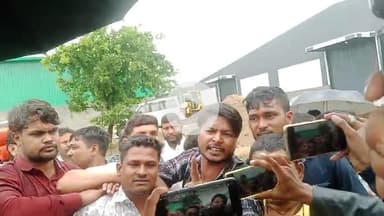 jitne bhi log samne इधर-उधर Khade hain aap logon se gujarish hai