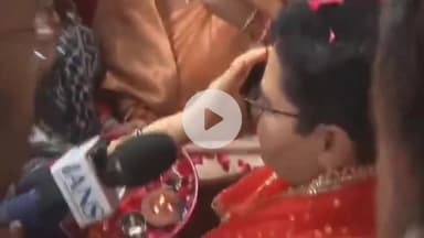 हुज़ूर: मालेगांव केस में बरी होने के बाद साध्वी प्रज्ञा सिंह ठाकुर पहुंचीं भोपाल, जोरदार स्वागत हुआ