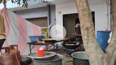 धनौरा: गजरौला के लक्ष्मी नगर में कांवड़ियों के लिए समाजसेवी द्वारा भंडारे का आयोजन हुआ