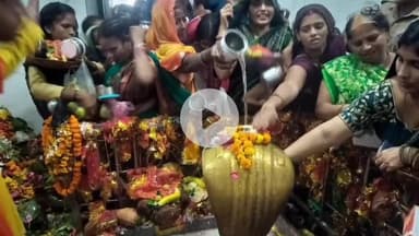 मड़ियाहू: सावन के चौथे सोमवार को दियांवा महादेव मंदिर बरसठी में श्रद्धालुओं का उमड़ा सैलाब