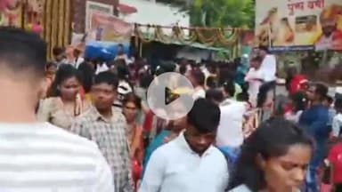 कांके: रांची के पहाड़ी मंदिर में सावन के चौथे सोमवार को उमड़ी श्रद्धालुओं की भीड़, मंदिर परिसर बोल बम से गूंजा