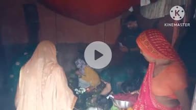 गोरौल: चौथी सोमवारी पर गोरौल प्रखंड के विभिन्न मंदिरों में जलाभिषेक के लिए उमड़ी श्रद्धालुओं की भीड़