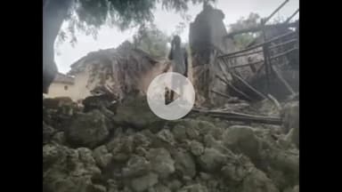 अमेठी: मानसून की झमाझम बारिश में भेटुआ के दिव्यांग का कच्चा मकान गिरा, राजस्व विभाग का कोई कर्मचारी नहीं पहुंचा