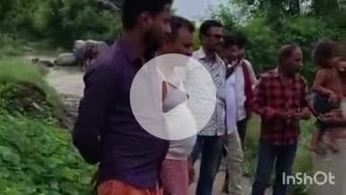 बखरी: राटन पंचायत के बगरस चौक स्थित बूढ़ी गंडक नदी बांध में सुरंग, जनप्रतिनिधियों की पहल पर अधिकारी मरम्मत में जुटे