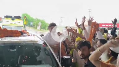 मोहनिया: पटना मोड़ पर प्रशांत किशोर का स्वागत, SIR मुद्दे पर कहा- भाजपा, नीतीश और लालू को हटाने के लिए बचा हुआ नाम काफी है