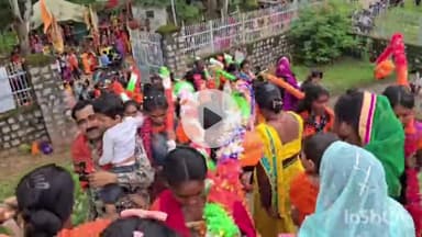 केशकाल: सैकड़ों कांवड़ यात्रियों ने गोबराहीन के शिव मंदिर में पहुंचकर शिवलिंग पर किया जलाभिषेक