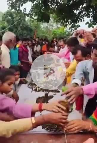 टीकमगढ़: टीकमगढ़ में पूर्व विधायक ने निकाली 17वीं कावड़ यात्रा, पर्यावरण व जल संरक्षण का लिया संकल्प