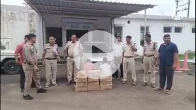 खुरई: देहात थाना पुलिस ने मंडी बमोरा रोड से अवैध शराब से भरी कार पकड़ी, 2 गिरफ्तार