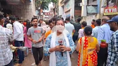 आरा: आरा में सावन की अंतिम सोमवारी पर बुढ़वा महादेव में उमड़े श्रद्धालु मंदिर में जलाभिषेक के लिए लगी भक्तों की भीड़