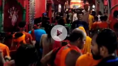 समस्तीपुर: सावन के अंतिम सोमवार पर थानेश्वर स्थान मंदिर में जलाभिषेक के लिए उमड़ी कांवरियों और श्रद्धालुओं की भीड़